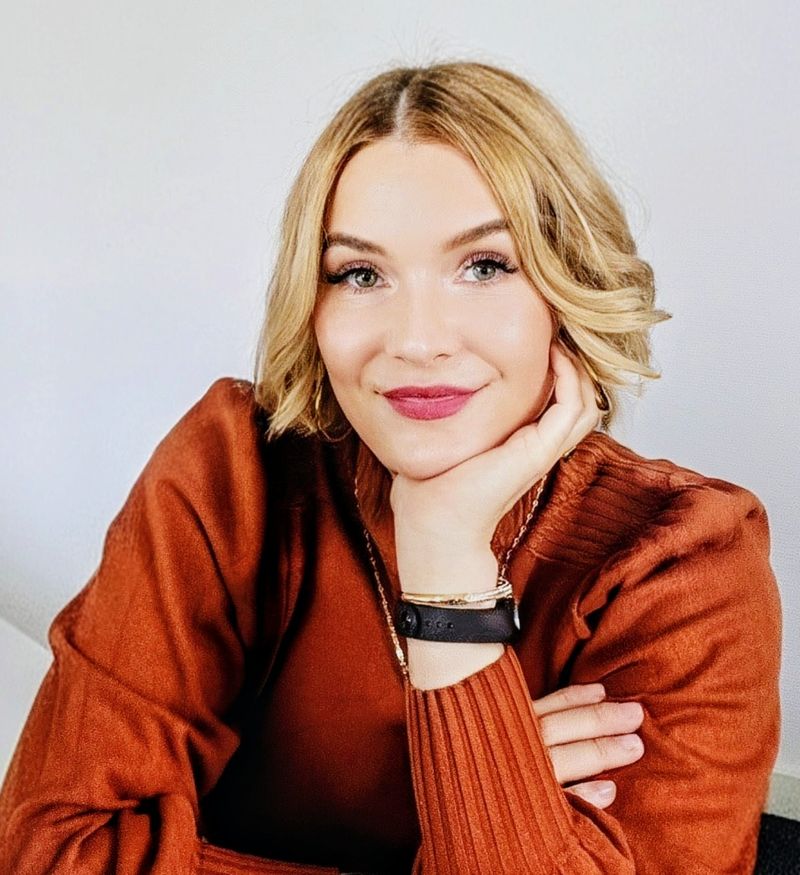 Porträt von Sandra Löhning, freie Trauerrednerin